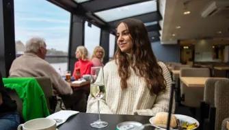 Relaxing-lunch-cruise