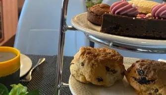 Buckingham Palace with Afternoon Tea at the Wellington Hotel