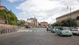 E-cars in front of Rome sights