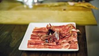 Barcelona BCN: Tapas, Taverns & History