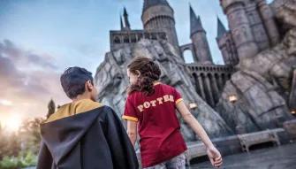 Guests in front of Hogwarts Castle, Universal Islands of Adventure