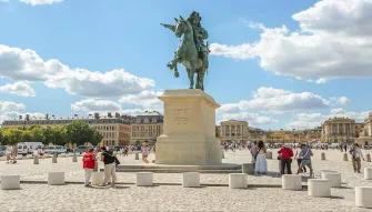 Statue outside Versailles