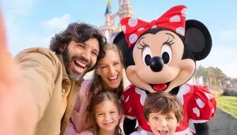 Guests with Minnie Mouse, Disneyland® Park