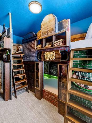 Wizard-themed bedroom in an Orlando Villa
