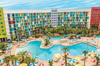 pool-area-cabana-bay