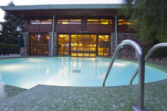 Sequoia Lodge Pool Exterior