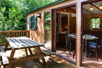 Davy Crockett Cabin Hero Image