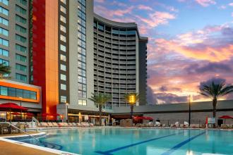 Pool_&_view-of-hotel