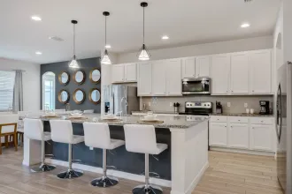 Solterra (7733) 14-bedroom Villa in Davenport