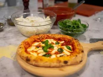 Gelato and Pizza making class in Milan