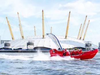boat-on-thames-by-o2