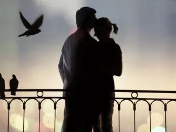couple-with-birds