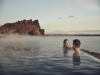 couple_in_lagoon