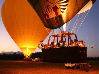 hot-air-balloons-at-night