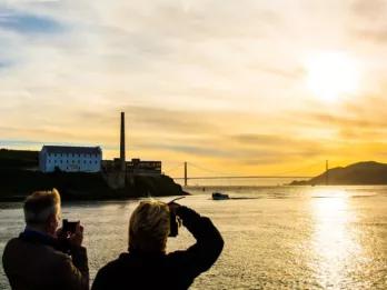 people-looking-at-sunset