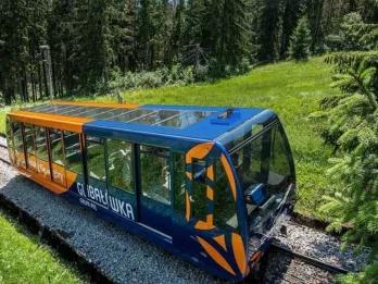 funicular-going-up-mountain