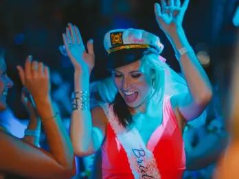 hen-do-onboard