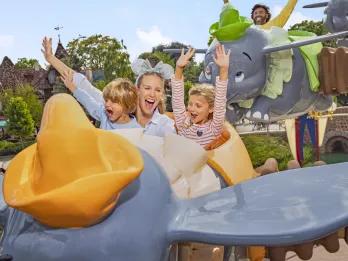 Guests on Dumbo Flying Elephants DLP