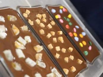 finished-chocolate-bars-in-trays