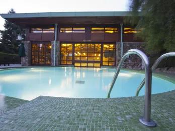 Sequoia Lodge Pool Exterior