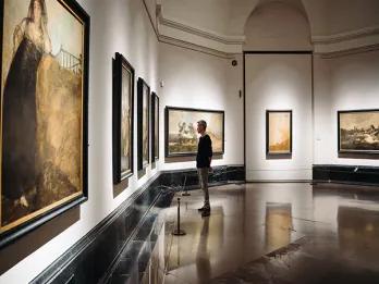 Looking at art alone