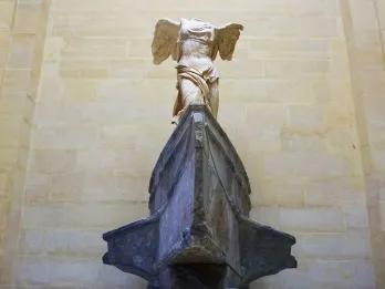 Winged_statue