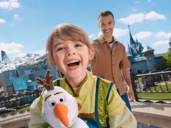Guests at World of Frozen, Disney Adventure World