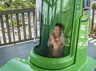 Guest free falling on Ihu's Breakaway Falls™