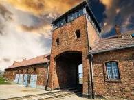 entrance-to-Birkenau