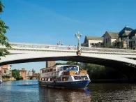 sightseeing-cruise-on-river-ouse