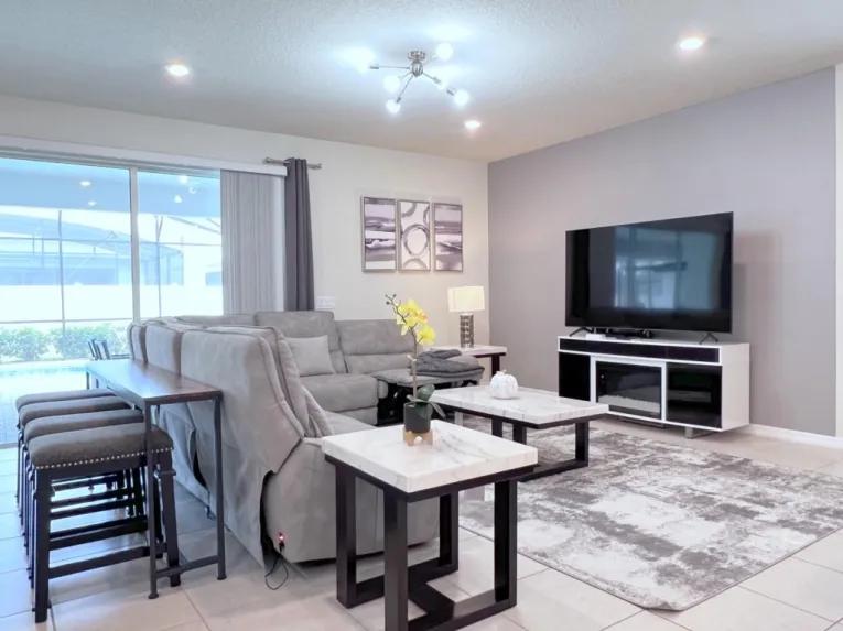 Windsor Island (7389) 8-bedroom Villa in Davenport