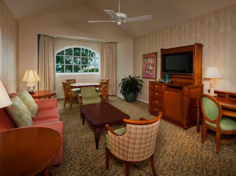 Main Bldg - 1 Bedroom Suite - Club Level