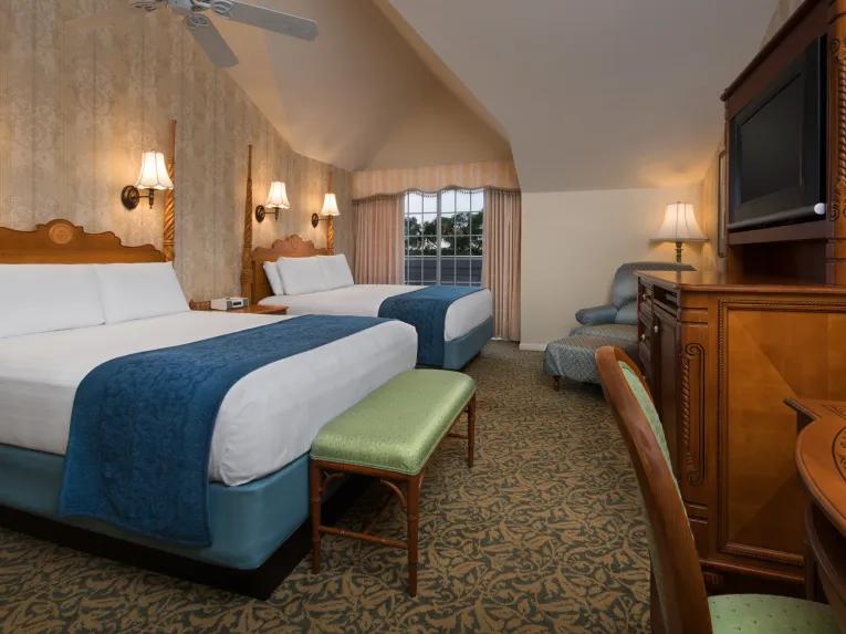 Main Bldg - 2 Bedroom Suite - Club Level