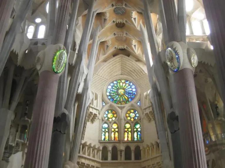 Barcelona Gaudi and Sagrada Familia Plus Casa Batllo admission