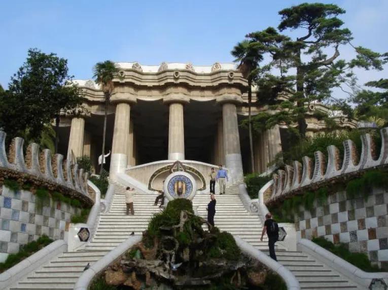 Barcelona Gaudi and Sagrada Familia Plus Casa Batllo admission