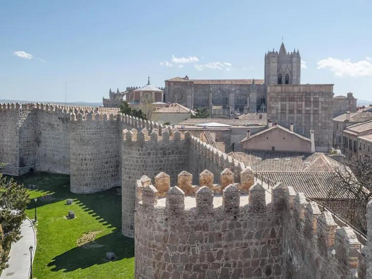 Avila and Segovia from Madrid 