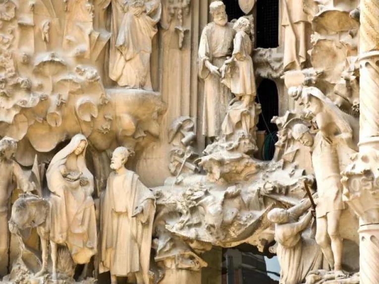 Classic Barcelona and Artistic Barcelona with Lunch