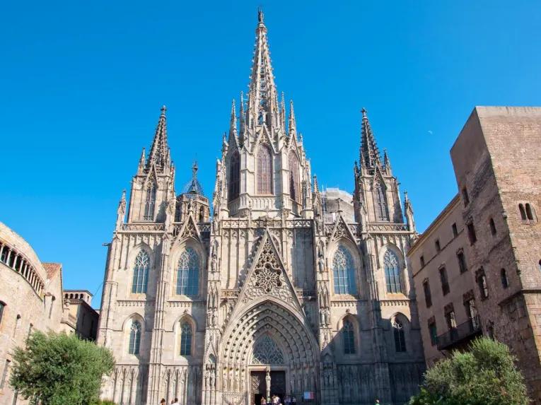 Barcelona Highlights Tour with Montjuïc Cable Car