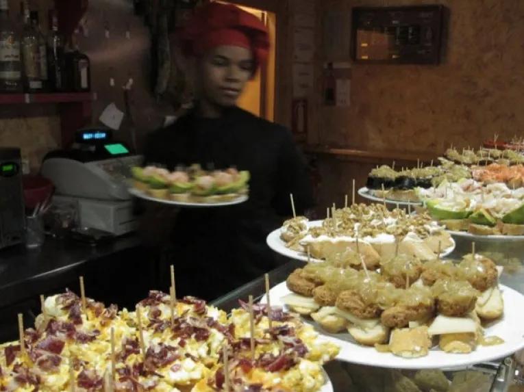 Barcelona Tapas Tour "en el barrio" - Small Group Tour