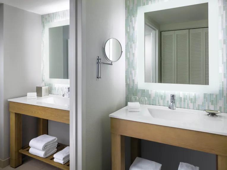 Walt Disney World Swan