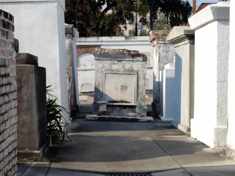 New Orleans Cemetery and Voodoo Walking Tour