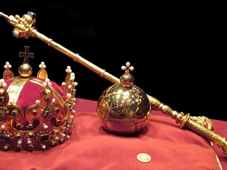 Early Access Crown Jewels: Tower of London Complete Tour with Opening Ceremony 