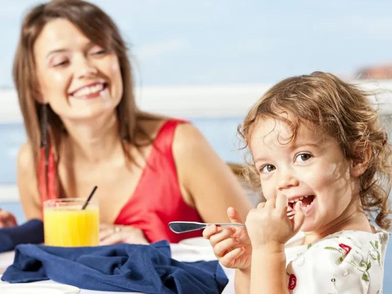 Orlando Kids Eat Free Card GOLD