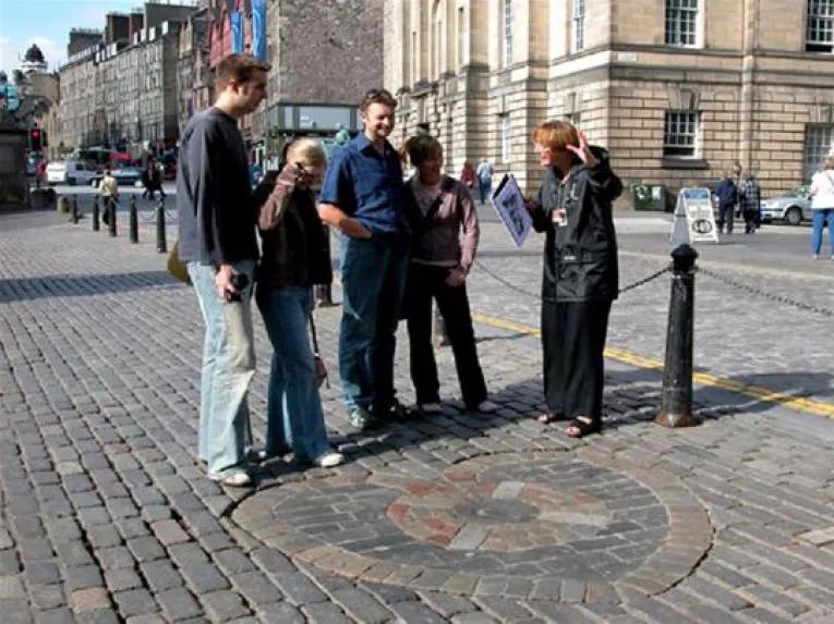 Day Trip to Edinburgh with Edinburgh Castle & Bus Tour