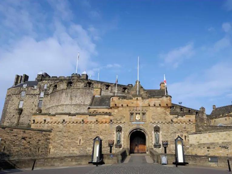 Day Trip to Edinburgh with Edinburgh Castle & Bus Tour