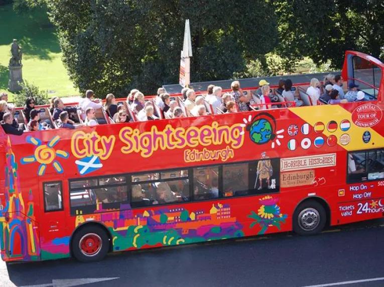 Day Trip to Edinburgh with Edinburgh Castle & Bus Tour