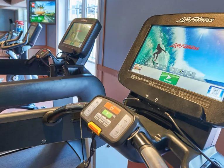 Disney's Newport Bay Club