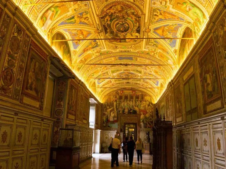 Early Entry Sistine Chapel & St Peter's Basilica Express Service