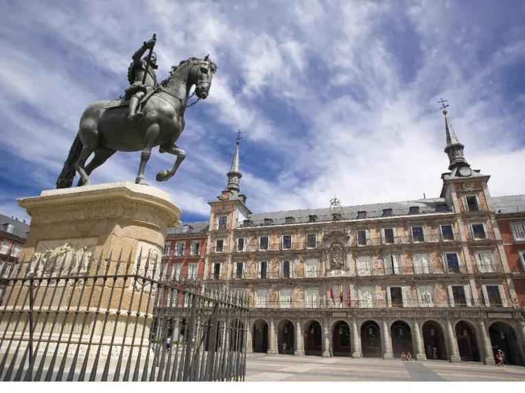 Hapsburgs Tour and the Royal Palace