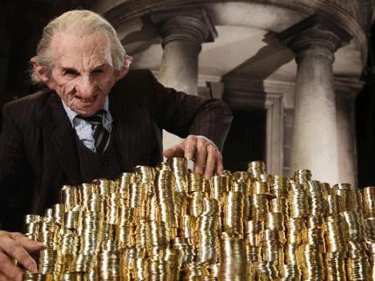 Warner Bros. Studio Tour + 4-hour Hop-On Hop-Off London Bus Tour